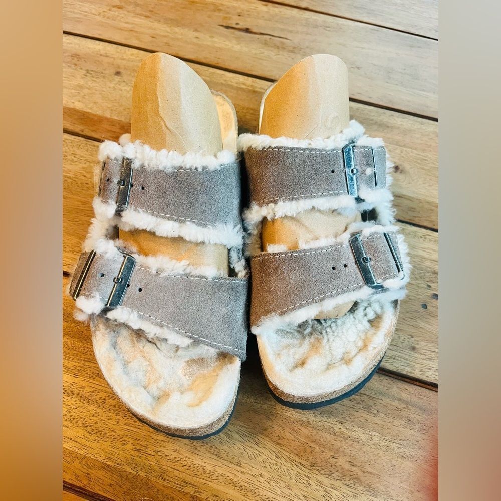 Birkenstock Arizona Shearling slide sandals featuring grey suede Size 40 (9-9.5) - Picture 8 of 16